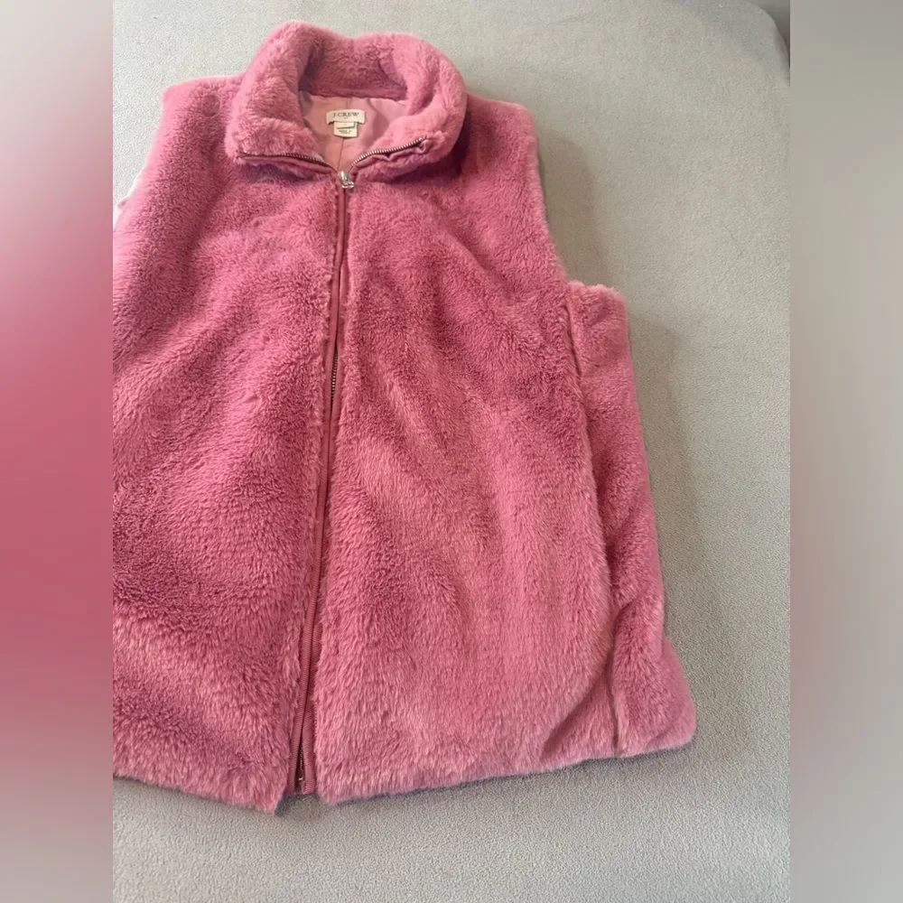J Crew Women’s faux fur vest from J Crew size M - Picture 7 of 16